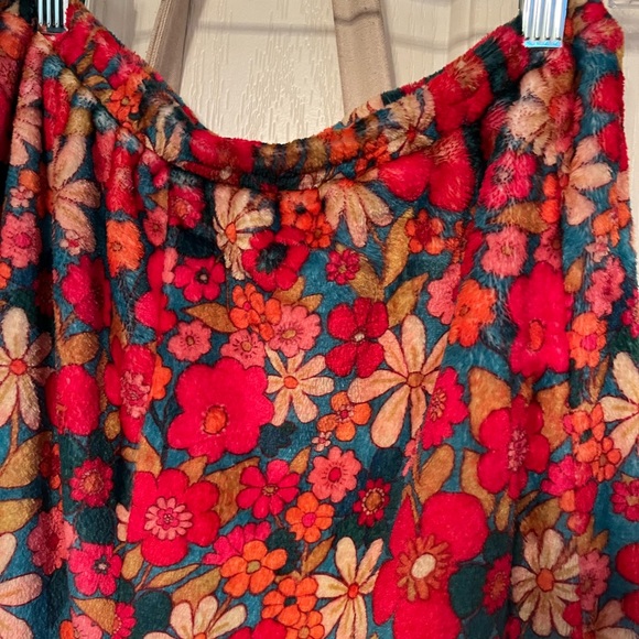 Super comfy lounge pants by Natural Life. Elastic waist makes for comfy fit - Picture 5 of 6